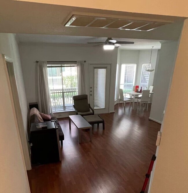 Building Photo - 1330 Old Spanish Trl