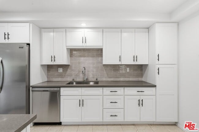 Building Photo - 2018 Griffith Park Blvd