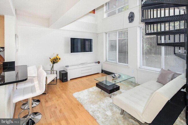 Building Photo - Available Now! Logan Circle! High End, 2 B...
