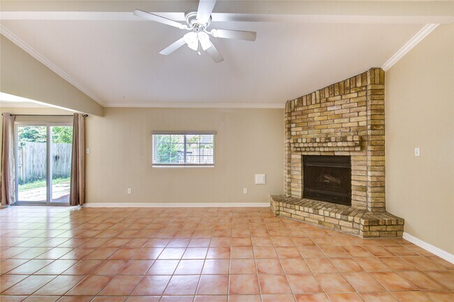 Building Photo - 3702 Royal Manor Dr