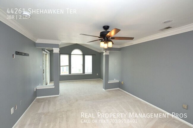 Building Photo - 44261 Shehawken Terrace