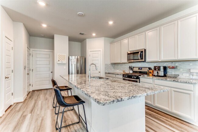 Building Photo - 7400 Wynkoop Ct