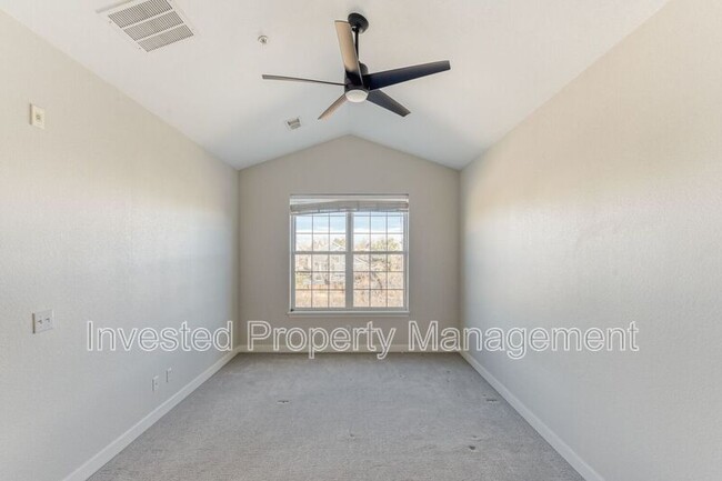 Building Photo - 11972 W Long Cir