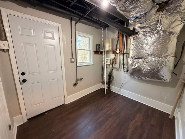 Building Photo - Spacious 5 BD 3 BA Home in a Quiet Decatur Neighborhood