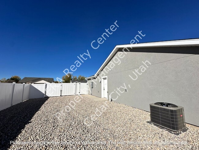 Building Photo - 3981 N Hawks Landing Loop