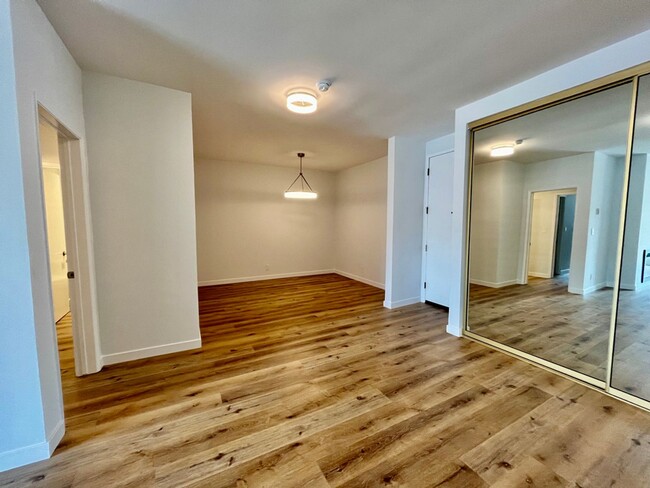 Building Photo - Recently Remodeled Spacious 1Bed/1Bath wit...