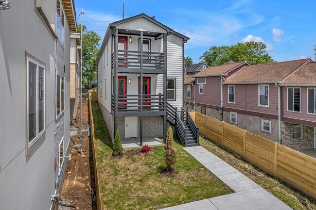 Building Photo - 145 Fain St