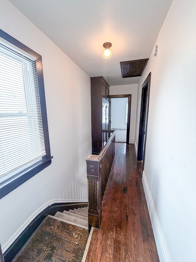 Building Photo - 506 Locust St