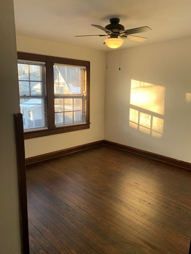 Building Photo - Spacious 5-Bedroom, 2-Bath Home with Class...