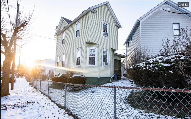 Building Photo - Beautiful 3 Bed/1 Bath Single Family Home ...