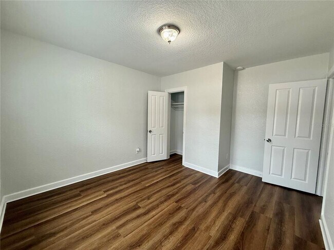 Building Photo - 901 Concord St