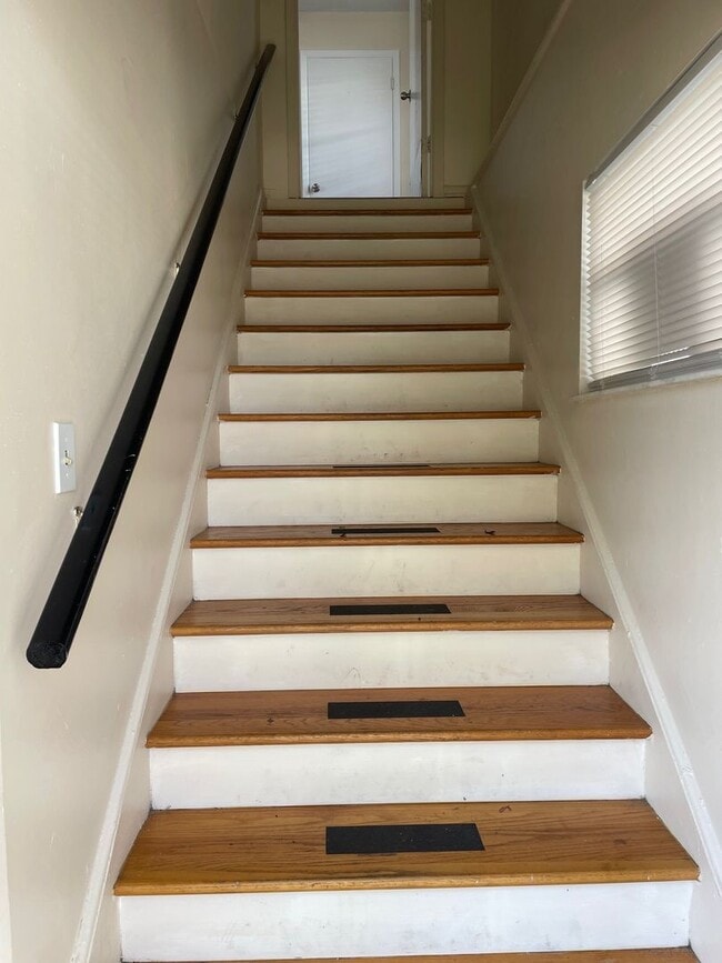 Building Photo - 2/1 Unit for rent in Titusville