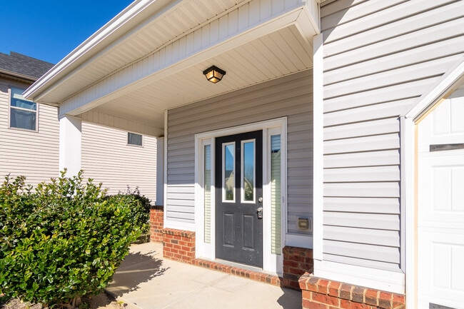 Building Photo - 3375 Grove Landing Cir