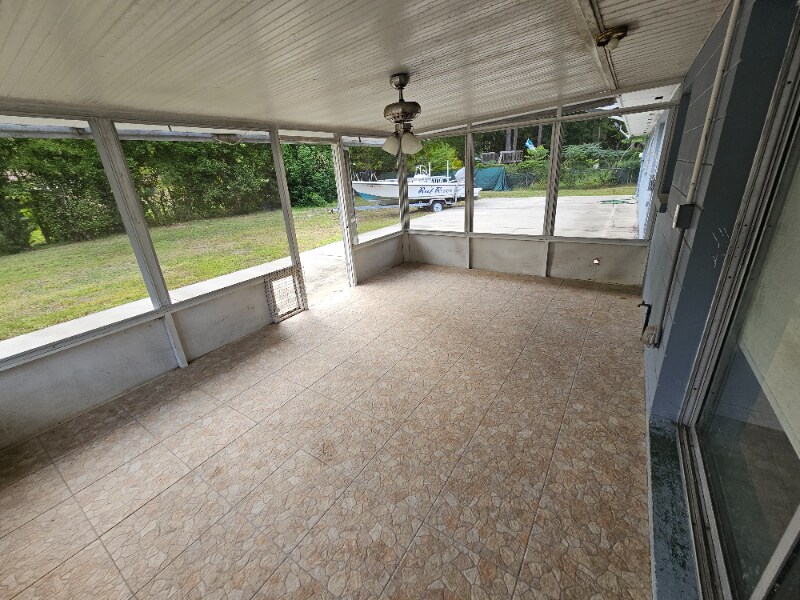 Building Photo - 1704 NW 39th Terrace