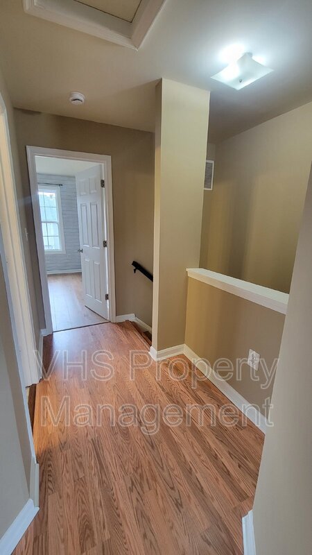 Building Photo - 553 Highland Towne Ln