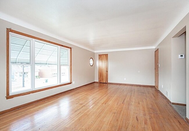 Building Photo - 4633 Warner Rd