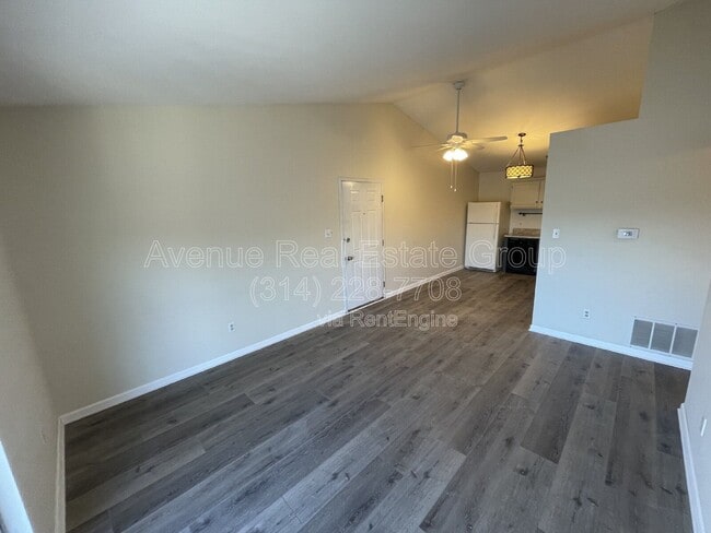 Building Photo - 1231 Creve Coeur Crossing Ln