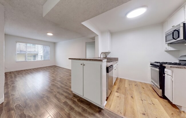 Interior Photo - 5050 Klump Ave