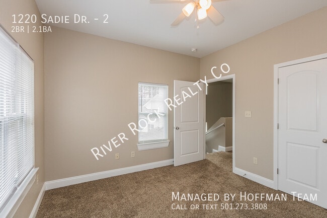 Building Photo - 1220 Sadie Dr