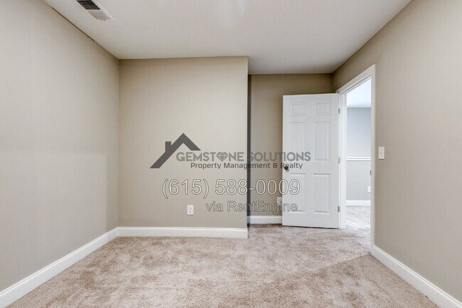 Building Photo - 714 Hahn Ct
