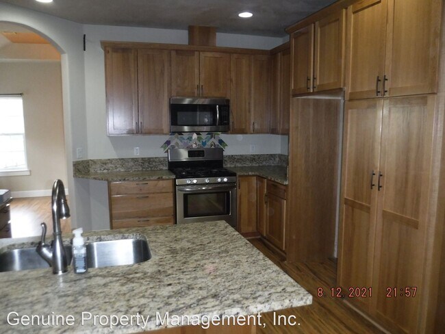 Building Photo - 3 br, 2 bath House - 800 N Rose Street