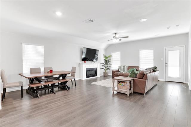 Building Photo - 707 Range Dr