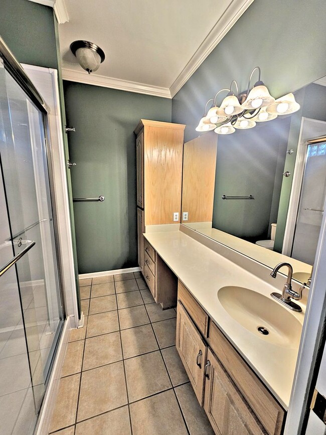 Building Photo - HOUSE FOR RENT - DECATUR SE