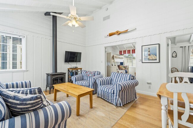 Building Photo - Balboa Island Coastal Charm Retreat