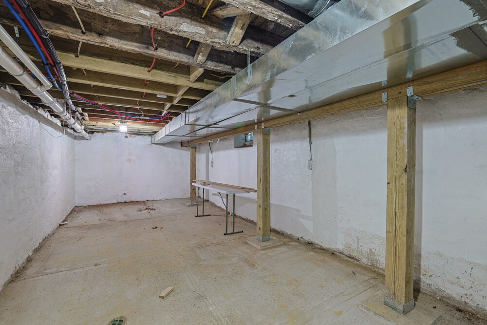 Building Photo - 916 Findlay St