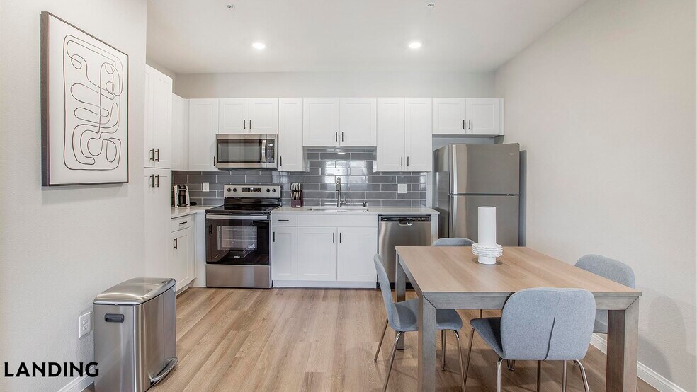 Building Photo - 760 S Boulder Hwy