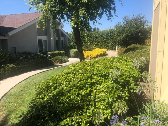 Building Photo - **Coming Soon** Modern Irvine Townhome in ...