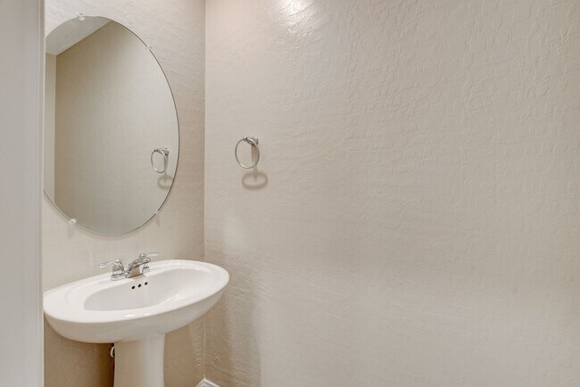 Building Photo - 11553 Alpine Cove Ave