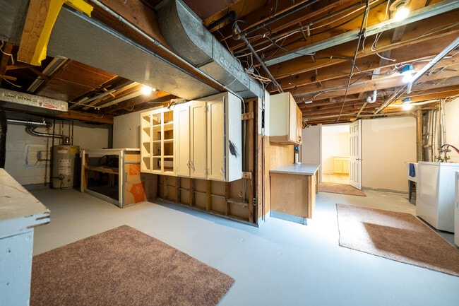 Building Photo - 2116 W 105th St