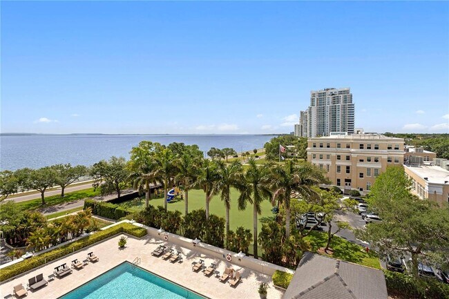 Building Photo - 3301 Bayshore Blvd