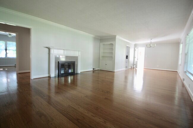 Building Photo - 203 Dorsey Way
