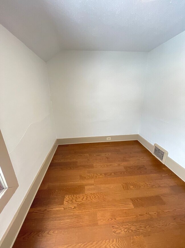 Building Photo - 217 N 25th Ave W