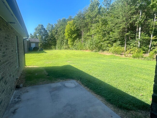 Building Photo - September 2nd - This 2 Bedroom 1 Bath Dupl...