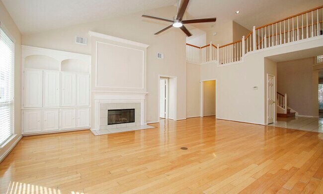 Building Photo - 16207 Waiting Spring Cir