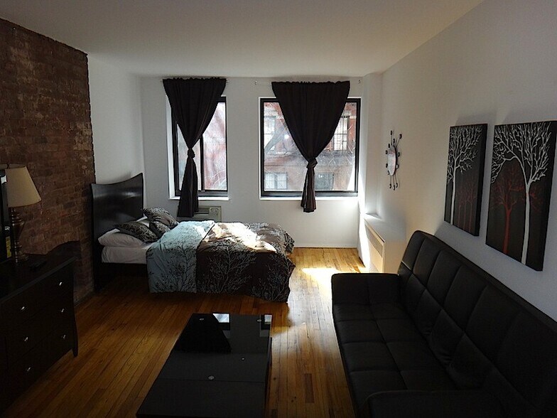 Primary Photo - 165 E 89th St