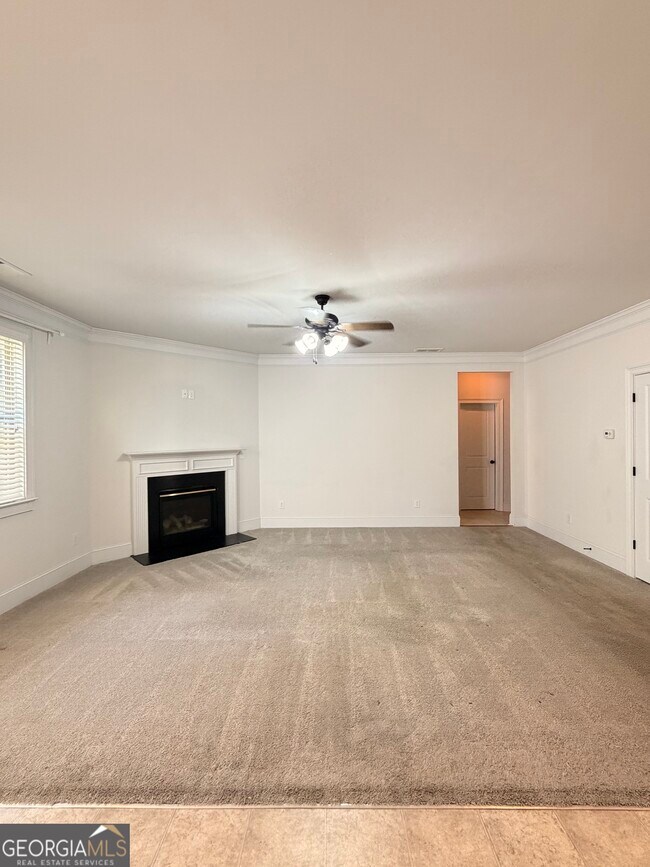 Building Photo - 235 Broadmoor Dr