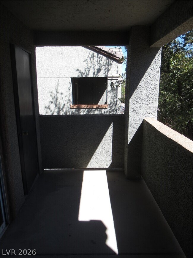 Building Photo - 555 E Silverado Ranch Blvd