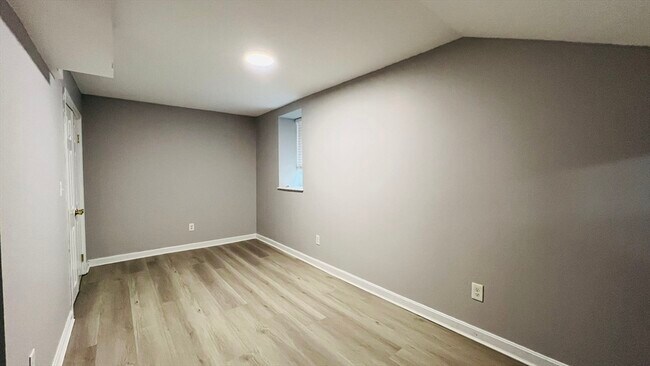 Building Photo - 206 Winchester St