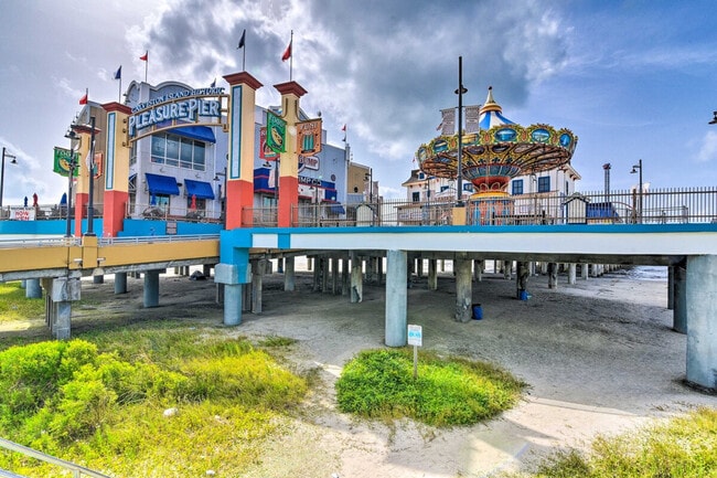 Building Photo - 1319 40th St