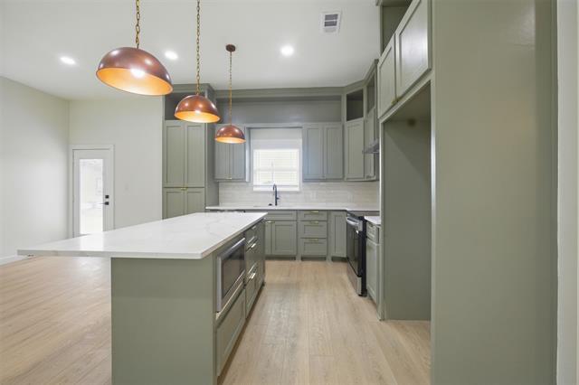 Building Photo - 9002 Breezy Rd