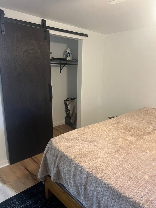 Building Photo - Great location with deeded access to Bauneg Beg Pond