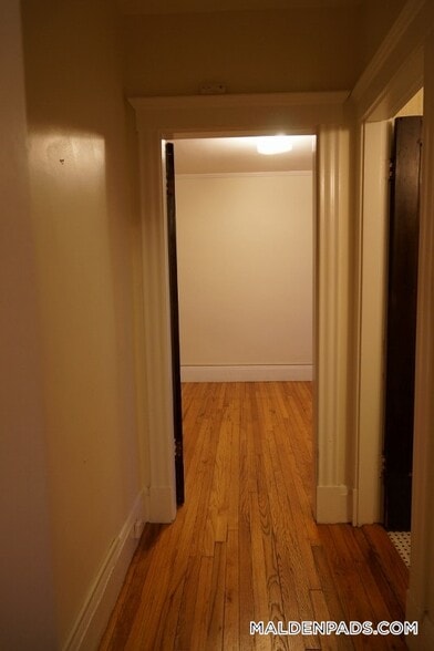 Building Photo - 349 Pleasant St