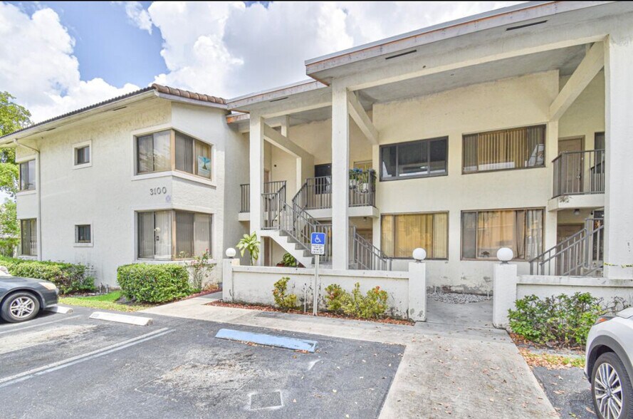 Primary Photo - 3100 NW 46th St