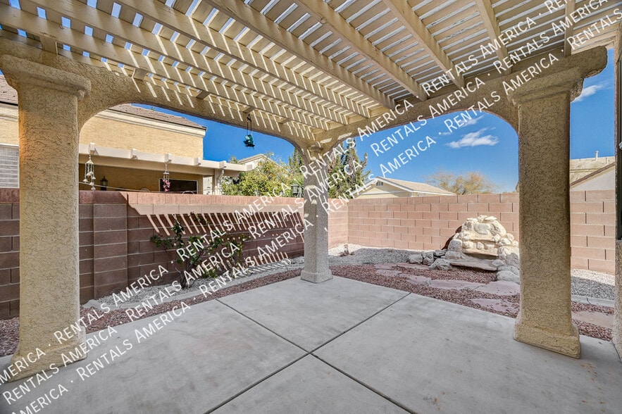 Building Photo - 3224 Bracknell St