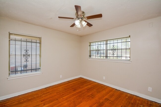 Building Photo - 10214 Rockaway Dr