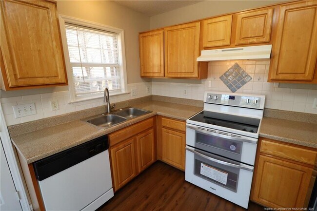 Building Photo - 2324 Maybrook Dr